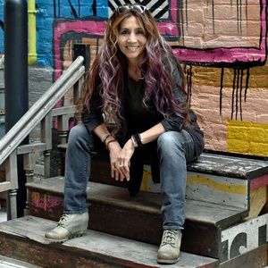 Meet your Posher, Debbie